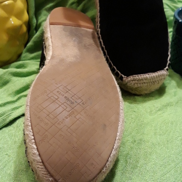 Shoes - Picture 3 of 4